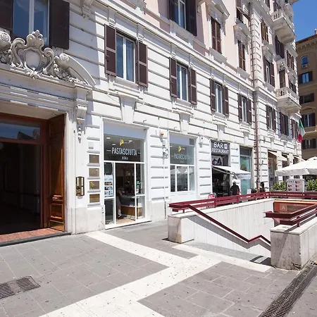 Relais Piazza Del Popolo Alojamento de Acomodação e Pequeno-almoço 4*